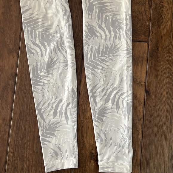 lululemon Wunder Under Pant Hi-Rise - Picture 4 of 8